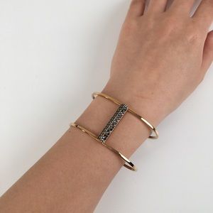 Henri Bendel Cuff